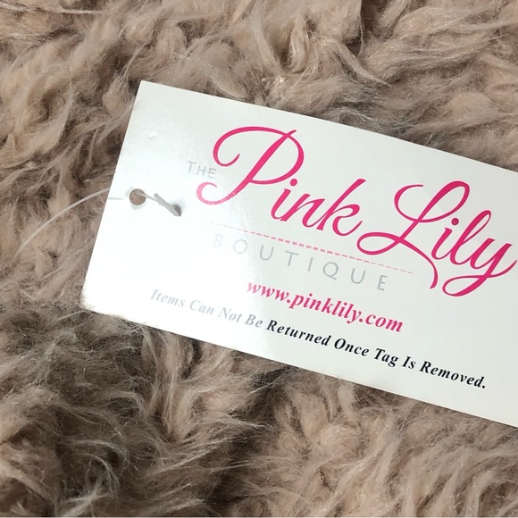 NWT Pink Lily Medium Fluffy Vest Tan Faux Fur Sleeveless Vest with Pockets - Picture 4 of 10